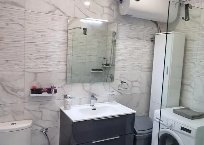 Sea View Three Bedroom Apartment *